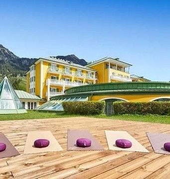 Bild 1 von Yoga Nebenan Velvet House Partnergalerie