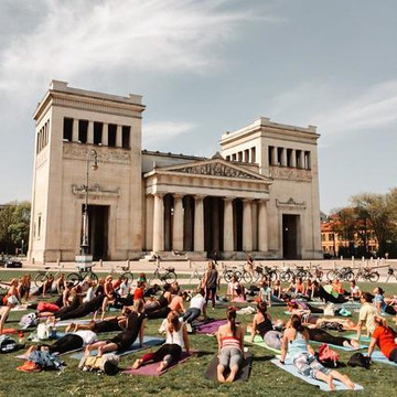 Bild 3 von POP UP YOGA @ Rosengarten Partnergalerie