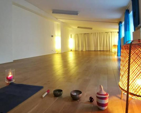 Bild 2 von Samtosa Yoga in Unter dem Herzen Partnergalerie
