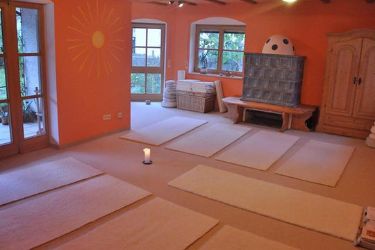 Bild 3 von Yoga in jedem Alter - Yogaschule Michaela Friedl Partnergalerie