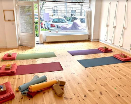 Bild 2 von Iyengar Yoga Schöneberg Partnergalerie