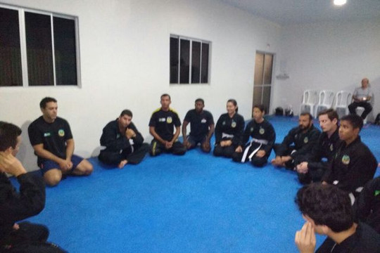 Imagem 2 da galeria do parceiro Amazon Combat