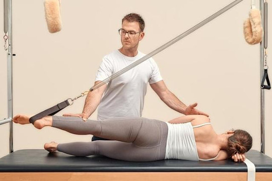 Bild 2 von behandeln.bewegen. Praxis für Osteopathie und Pilates - Adelheidstraße Partnergalerie