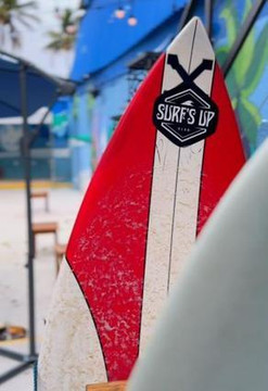 Imagem 1 da galeria do parceiro Surf's Up Club MIRANTE BAR BALEIA - BALEIA