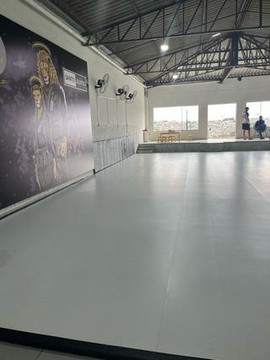 Imagem 1 da galeria do parceiro Face To Face