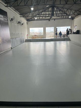Imagem 2 da galeria do parceiro Face To Face