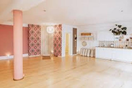 Bild 2 von YOGALIDOU - Yoga Siegburg Partnergalerie