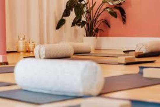 Bild 3 von YOGALIDOU - Yoga Siegburg Partnergalerie