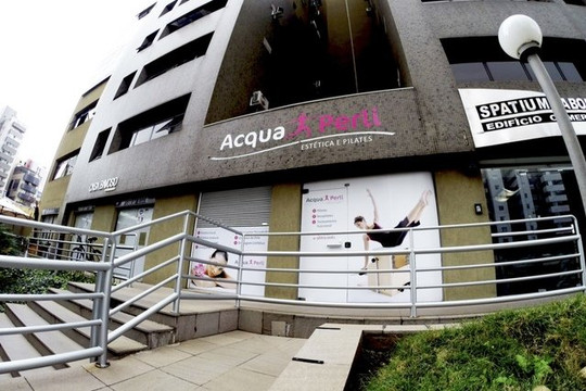 Imagem 2 da galeria do parceiro Acqua Perli Pilates - Água verde