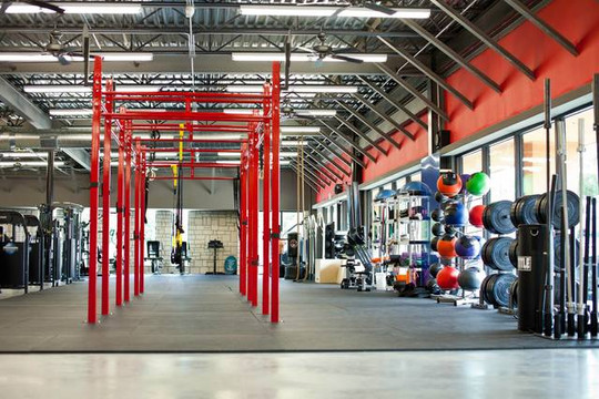 Image 1 from V12 SPORTS & FITNESS partner gallery