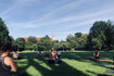 Bild 2 von Yoga Nebenan Outdoor // Sendling (Stemmerwiese) Partnergalerie