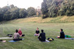 Bild 3 von Yoga Nebenan Outdoor // Sendling (Stemmerwiese) Partnergalerie