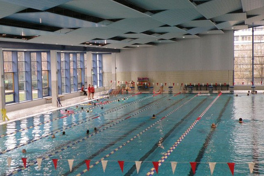 Bild 1 von Schwimmhalle Helene-Weigel-Platz "Helmut Behrendt" Partnergalerie