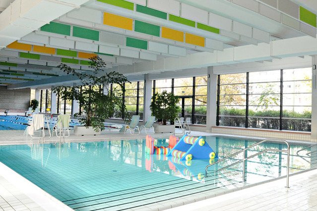Schwimmhalle Fischerinsel