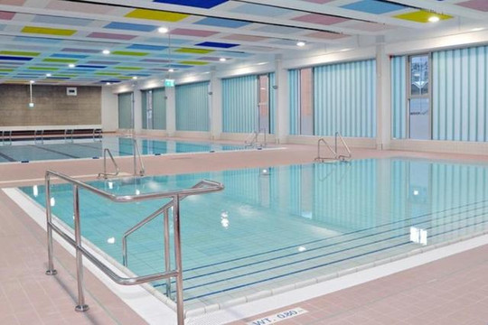 Bild 1 von Schwimmhalle Thomas-Mann-Straße Partnergalerie