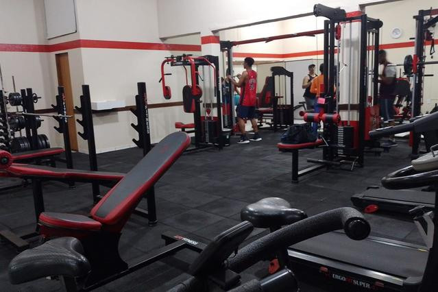 Academia Life Fitness