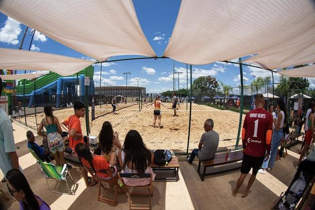 Play Tennis Eixo Monumental