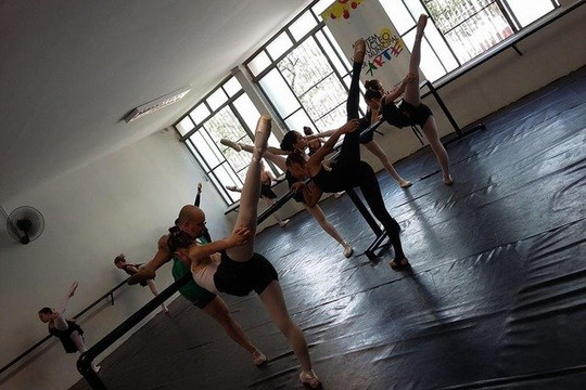 Imagem 3 da galeria do parceiro Escola de Dança Studio 3