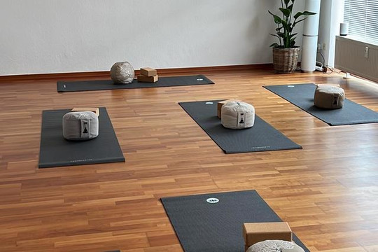 Bild 1 von LiVeri - Yoga and More by Verena Aufderheide Partnergalerie
