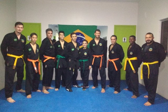 Imagem 1 da galeria do parceiro Amazon Combat