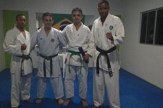 Imagem 3 da galeria do parceiro Amazon Combat