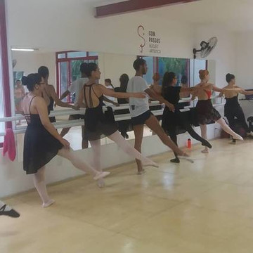 Imagem 1 da galeria do parceiro Com Passos - Núcleo Artístico