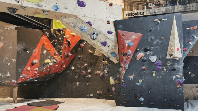 Bild 1 von Linie 9 Boulderlounge Partnergalerie