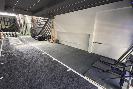 Imagem 3 da galeria do parceiro MADDOCK X