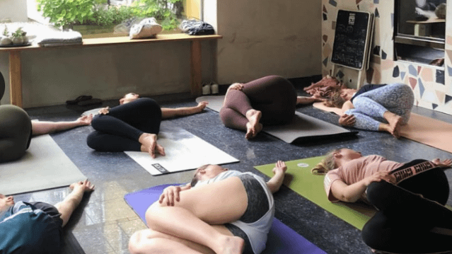 Bild 1 von Yoga Nebenan @ Hanns-Seidel-Platz Partnergalerie