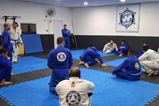 Imagem 1 da galeria do parceiro Headstrong Jiu-Jitsu E Treinamento Funcional