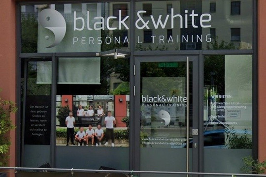 Bild 2 von Black & White Coach Partnergalerie