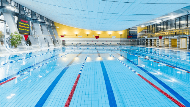 Bild 1 von Roland Matthes Schwimmhalle Erfurt Schwimmhalle Partnergalerie
