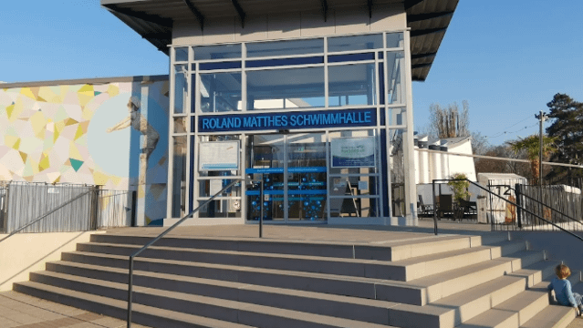 Bild 2 von Roland Matthes Schwimmhalle Erfurt Schwimmhalle Partnergalerie