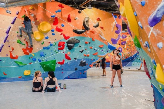 Image 1 from Sender One Climbing - Playa Vista partner gallery