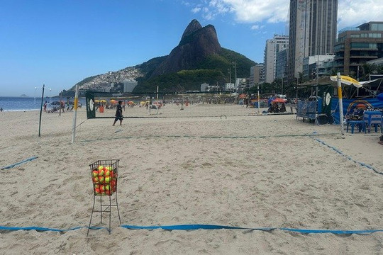 Imagem 1 da galeria do parceiro Beach Tennis Plaza - Leblon