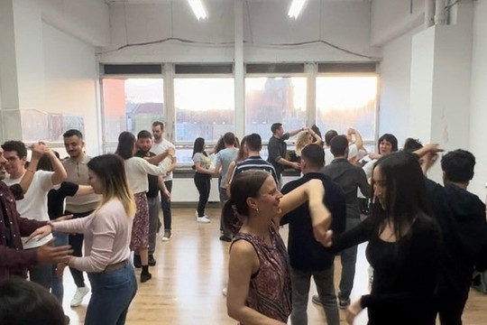 Bild 1 von Bachata dance classes Berlin Partnergalerie