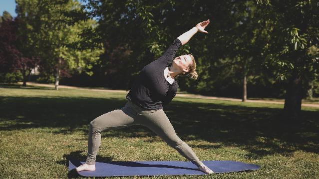 Bild 3 von Samtosa Yoga in Unter dem Herzen Partnergalerie
