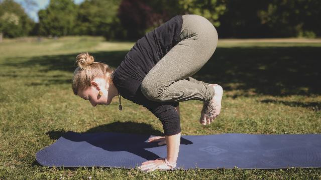 Bild 1 von Samtosa Yoga in Unter dem Herzen Partnergalerie