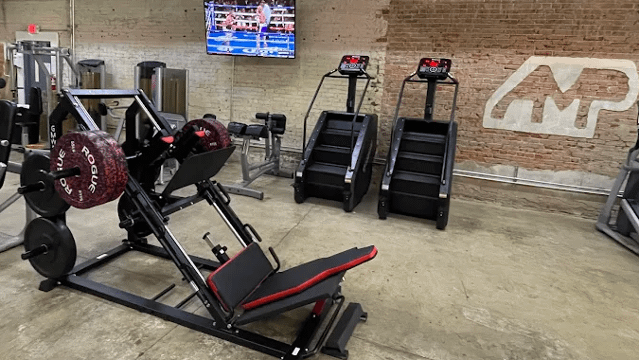 Image 1 from AMP Fitness De Queen partner gallery