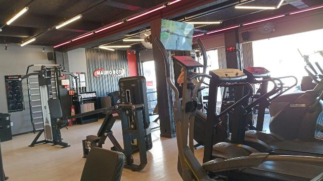 Imagem 3 da galeria do parceiro Mauro Bôto Sports - Iriri