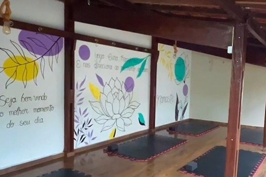 Imagem 2 da galeria do parceiro Quintalzinho Yoga no Bosque - Mai Bertolini