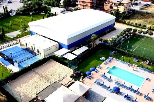 Immagine 1 dalla galleria del partner Blu Village Padel