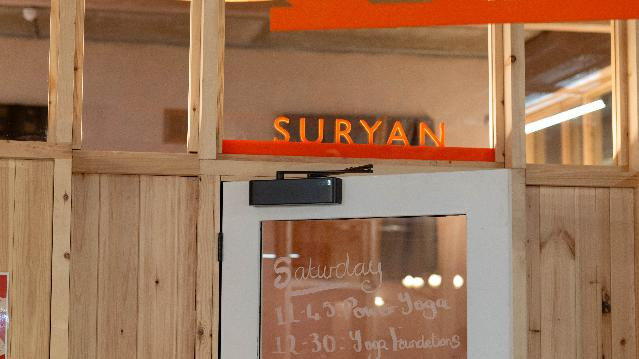 Image 2 from Oru Sutton: Yoga partner gallery