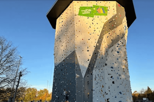 Bild 1 von DAV Kletterturm Trostberg Partnergalerie