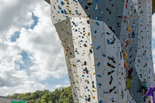 Bild 2 von DAV Kletterturm Trostberg Partnergalerie