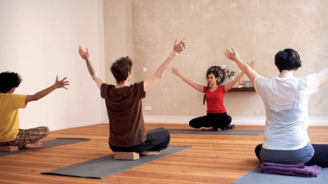 Bild 1 von Active Vinyasa Yoga with Christine Partnergalerie