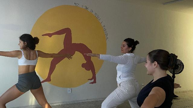 Imagem 1 da galeria do parceiro Yoga de Sentir | Lívia Coelho