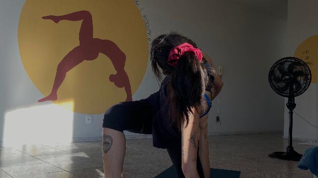 Imagem 3 da galeria do parceiro Yoga de Sentir | Lívia Coelho