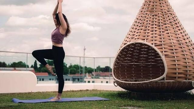 Bild 1 von YogaThrive x Wolfram Bar & Terrace Partnergalerie