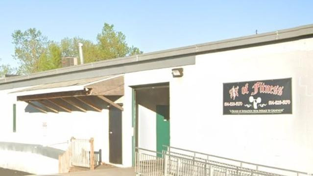 Image 2 from CrossFit FBO / 212 Degrees of Fitness Barbell partner gallery